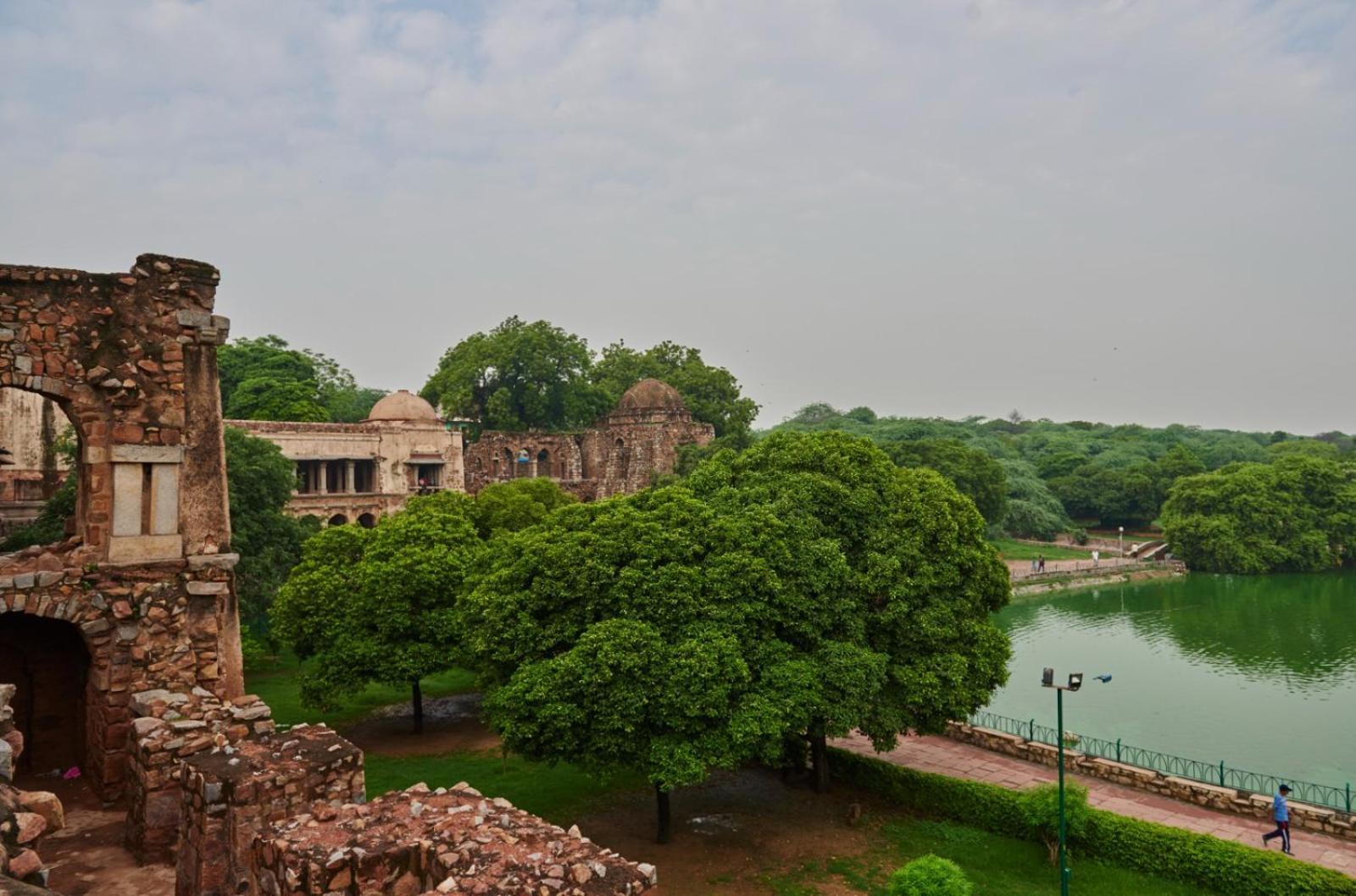 Minimalist One Hauz Khas Village Нью-Делі Екстер'єр фото