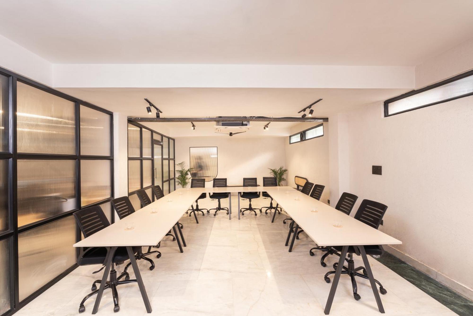 Minimalist One Hauz Khas Village Нью-Делі Екстер'єр фото