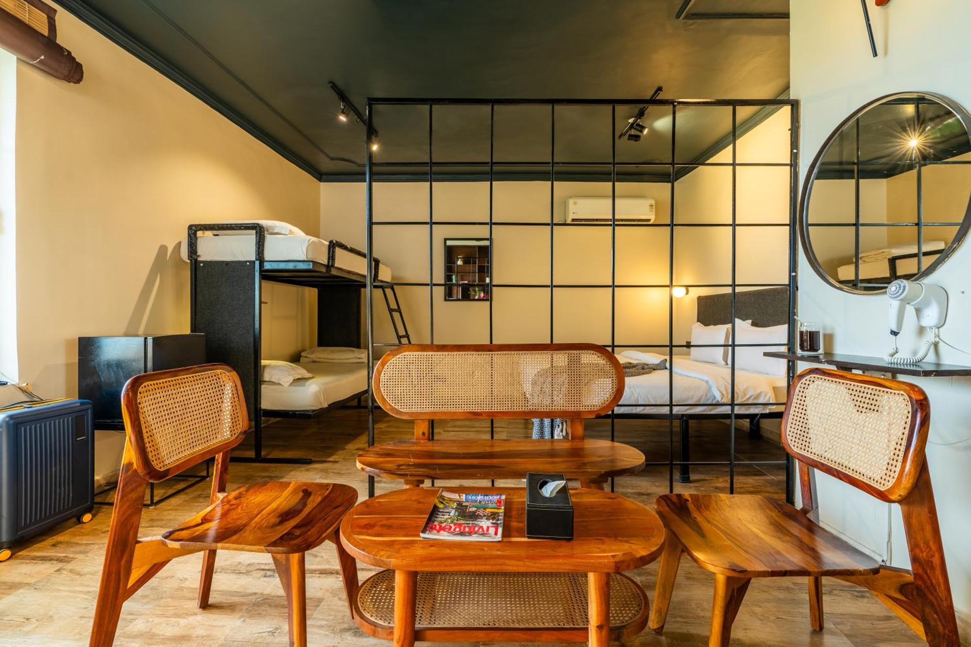 Minimalist One Hauz Khas Village Нью-Делі Екстер'єр фото
