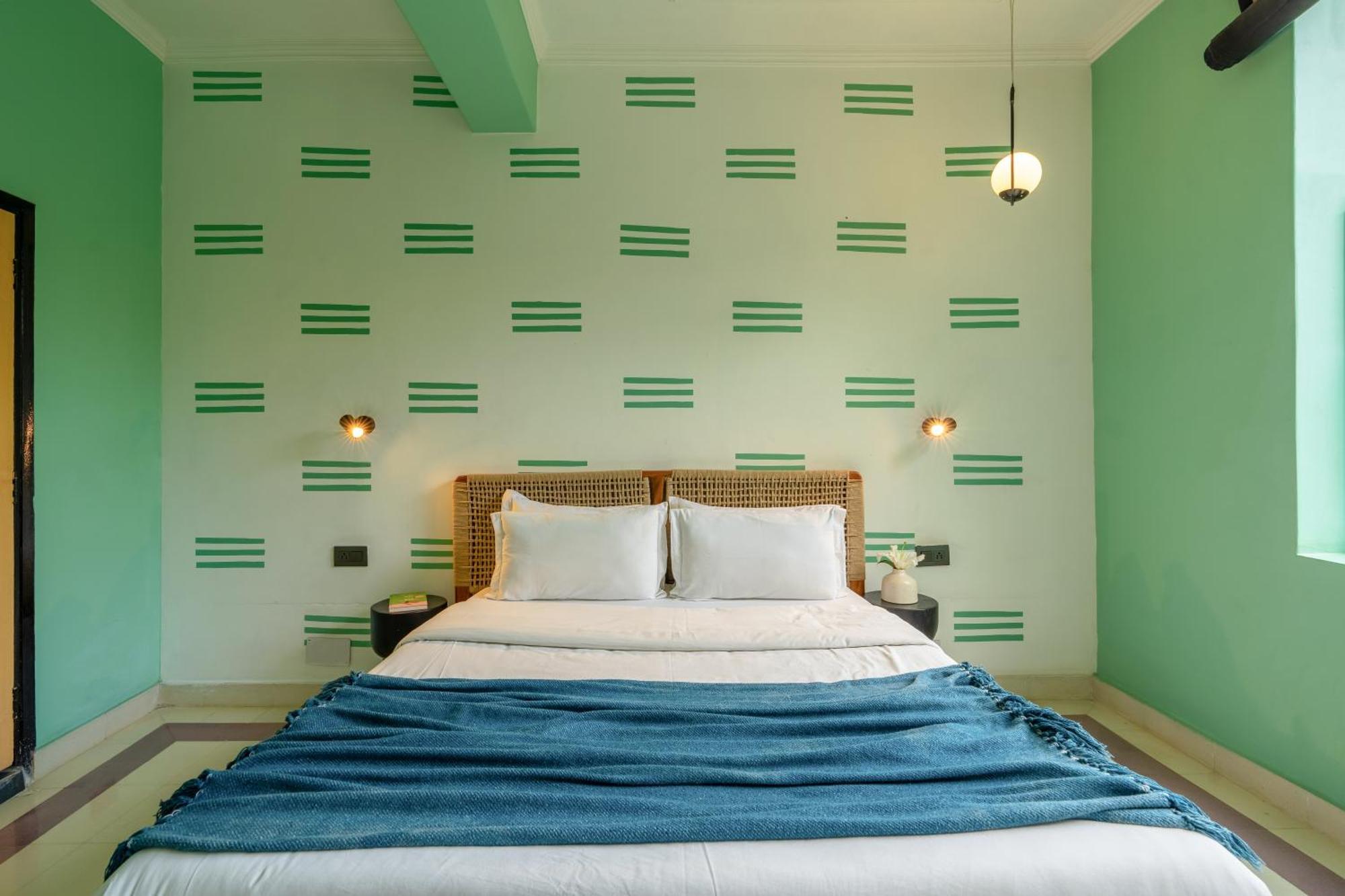 Minimalist One Hauz Khas Village Нью-Делі Екстер'єр фото