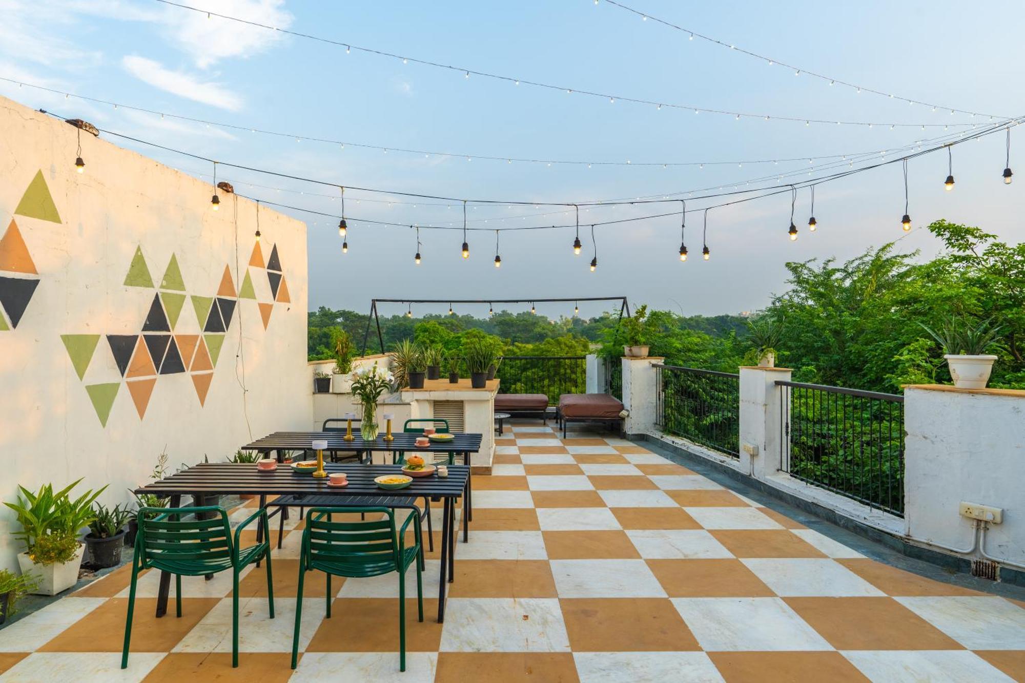 Minimalist One Hauz Khas Village Нью-Делі Екстер'єр фото